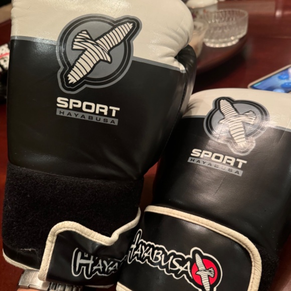 Hockey gloves - Picture 4 of 4